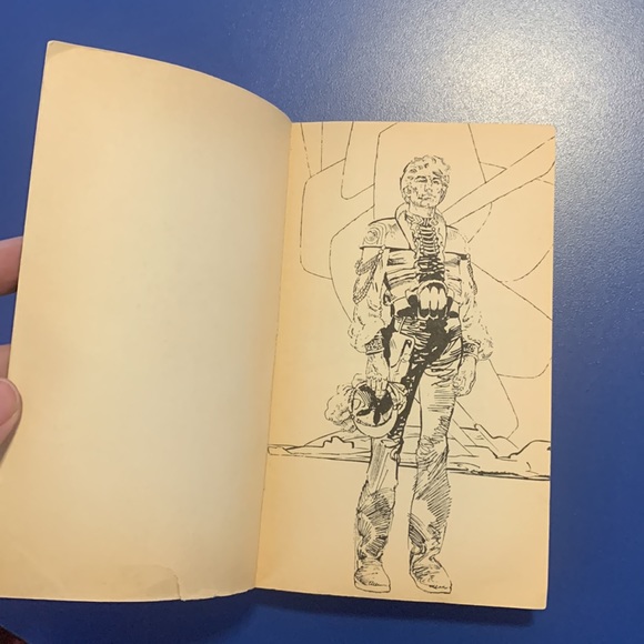 Lost Dorsai by, Gordon R. Dickson paperback book used - Picture 4 of 5